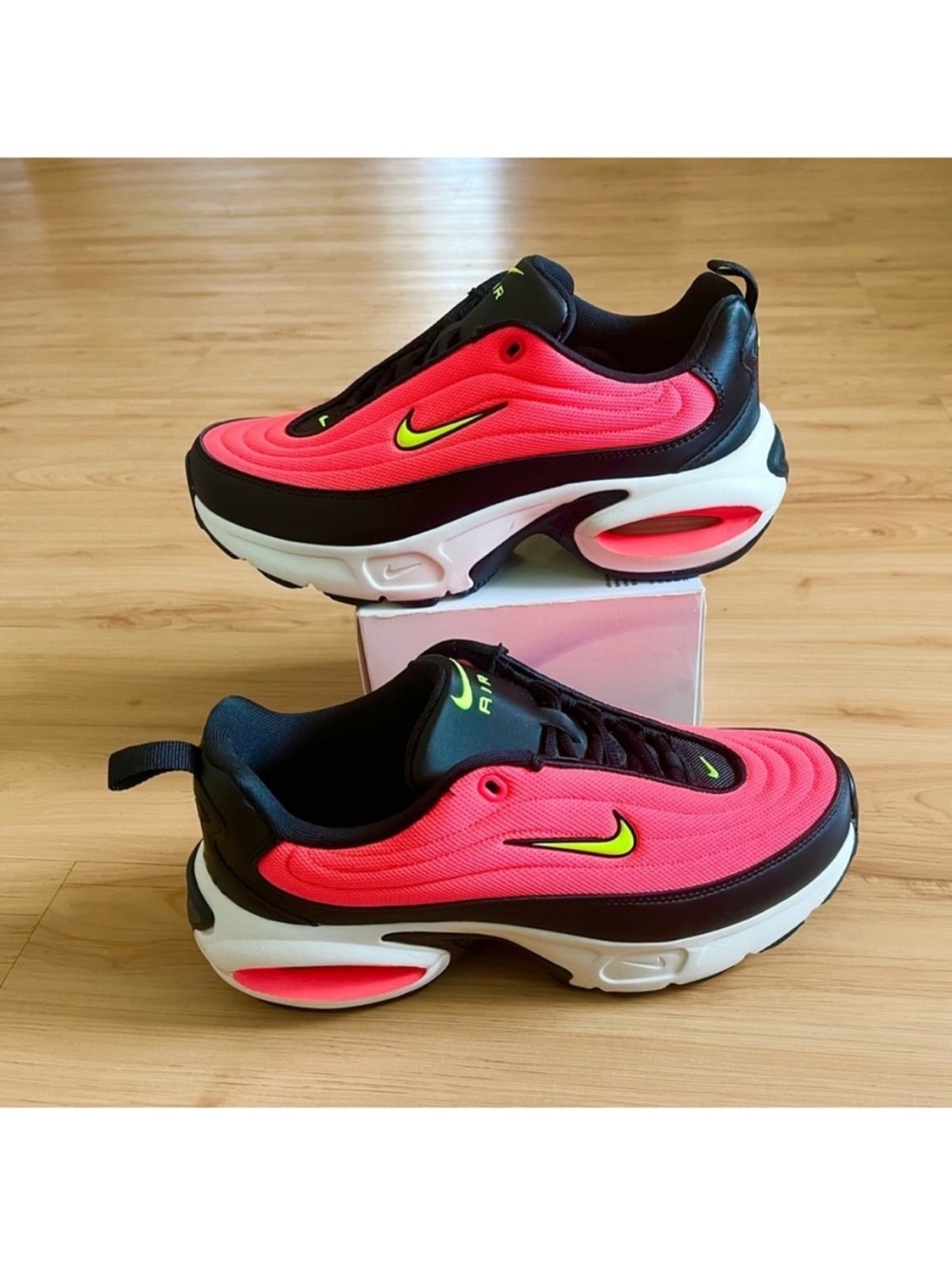 Nike Air Max Women's
Running Shoes Black/Aurora
Pink Women 7.5 US